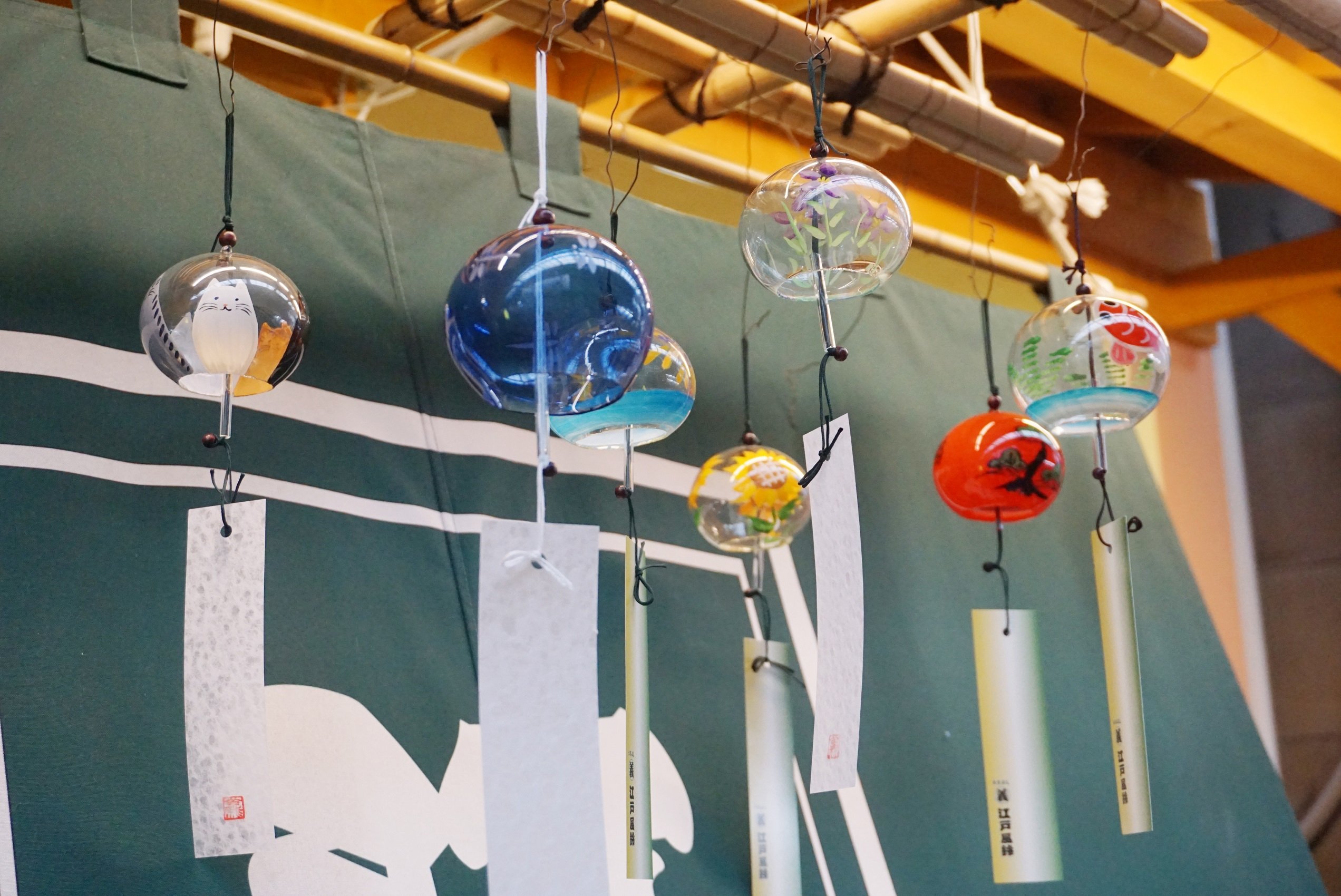 御徒町】日本で二番目に古い商店街で、江戸風鈴の音色に